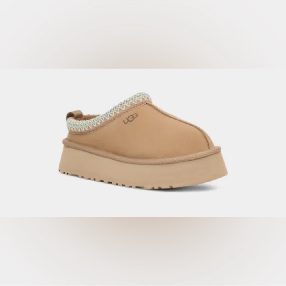 BRAND NEW UGG Tazz platform slippers in color sand